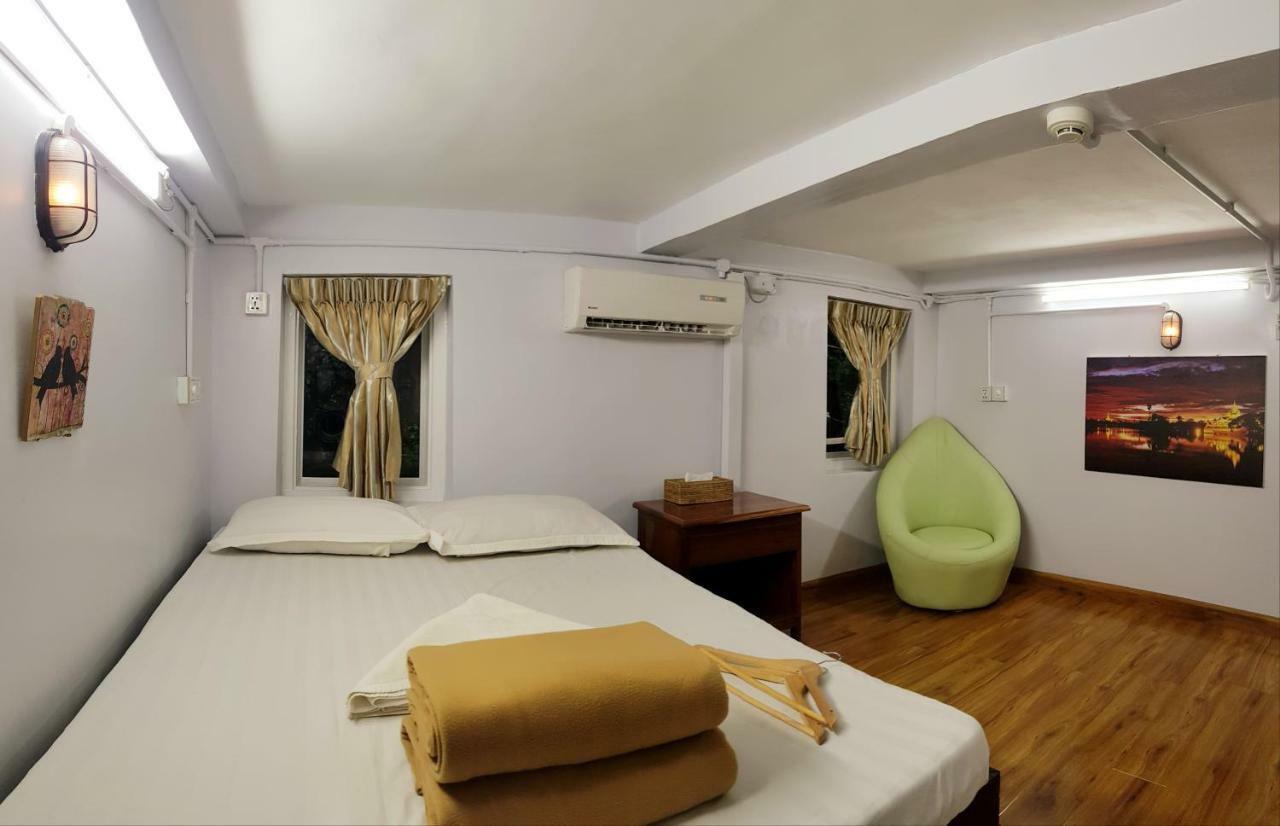 Hostel He-O Янгон Экстерьер фото
